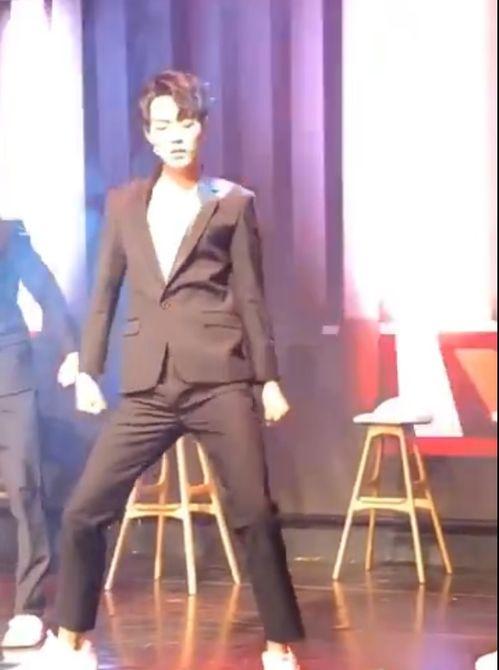 肖战爆料跳舞是哪一期视频,舞蹈魅力瞬间，揭秘哪一期视频让他舞动心弦